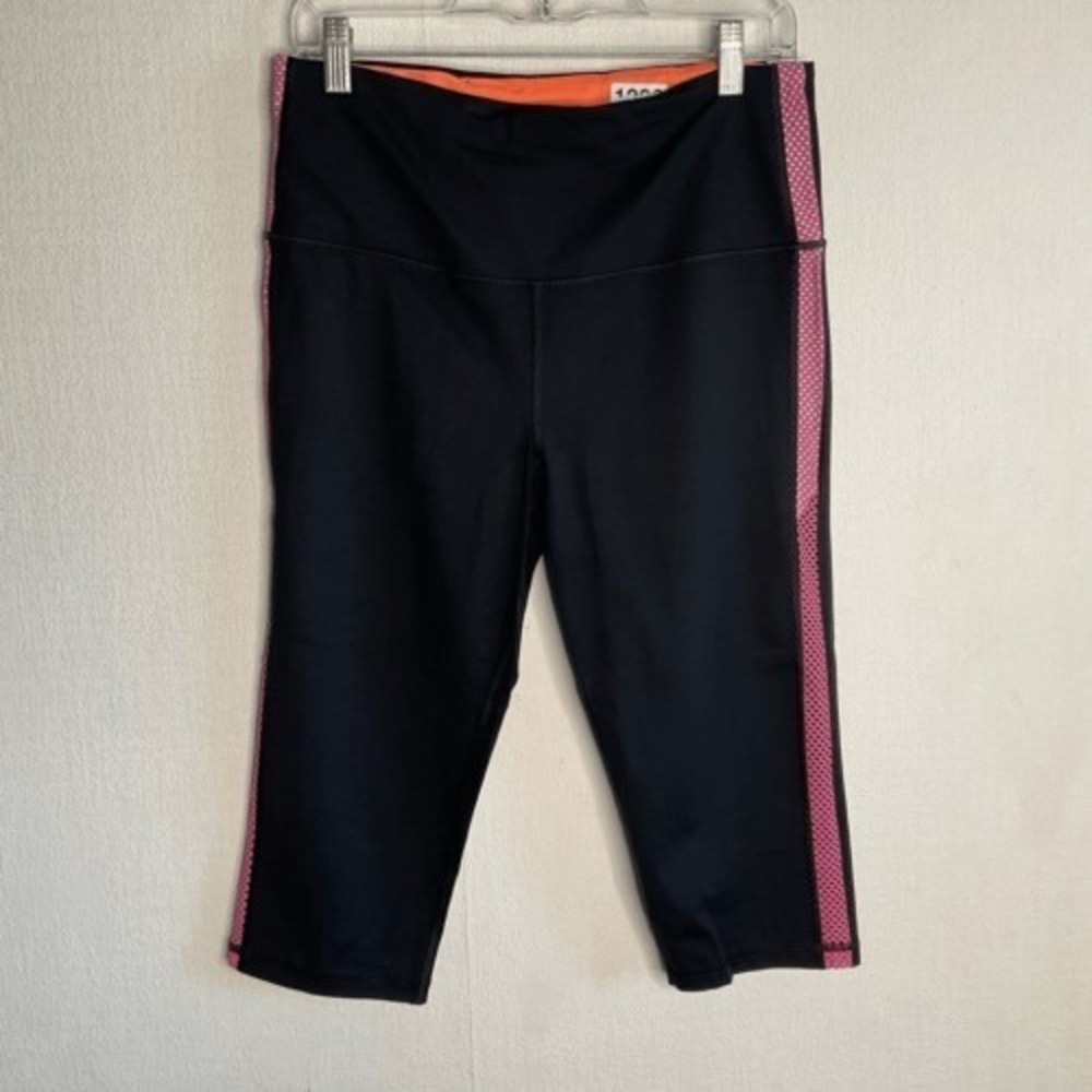NWOT Victoria's Secret VSX Sport Black Crop Athletic Leggings Women M Sri Lanka